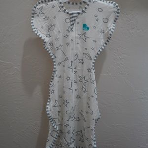 Love to Dream Swaddle Moon and Star Silky—size S